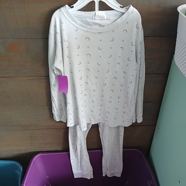 8 Pajamas